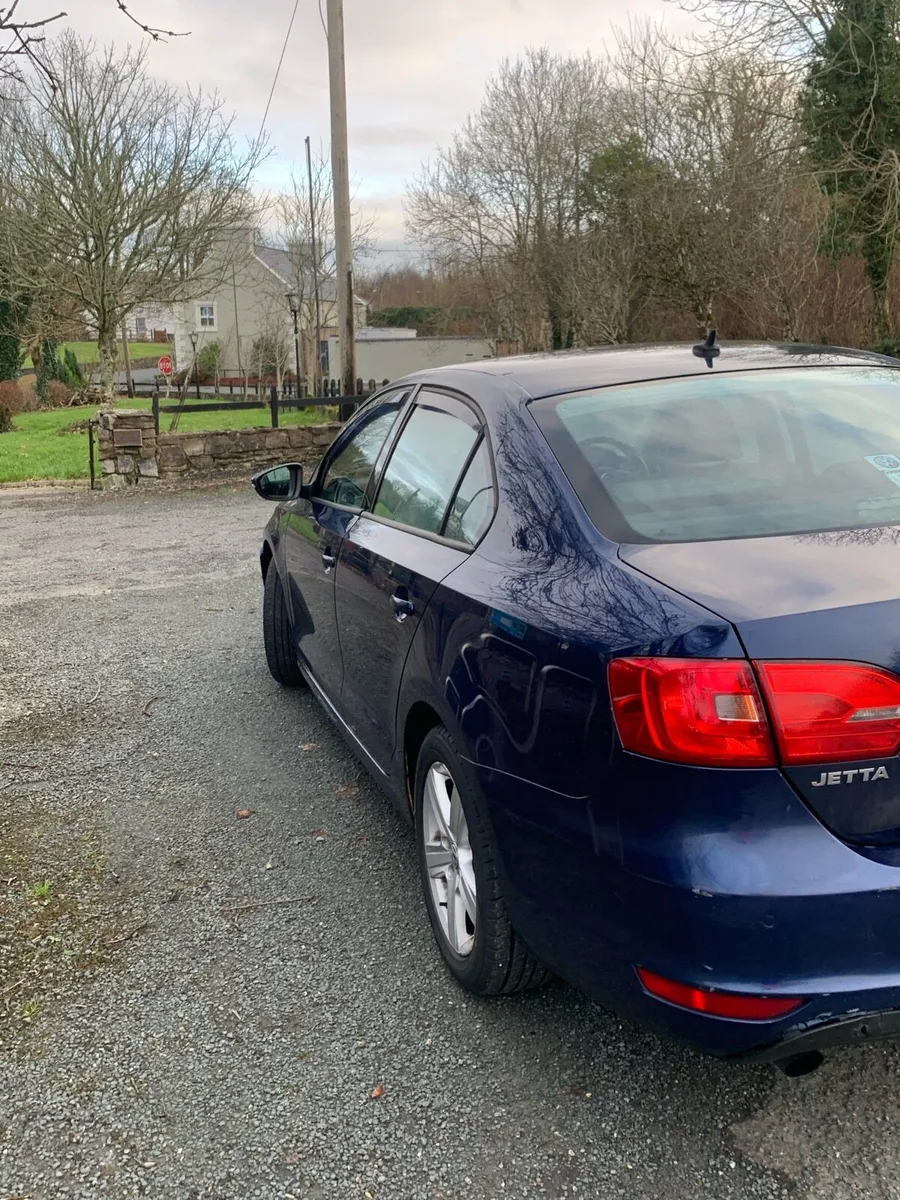 Volkswagen Jetta 2012 - Image 3