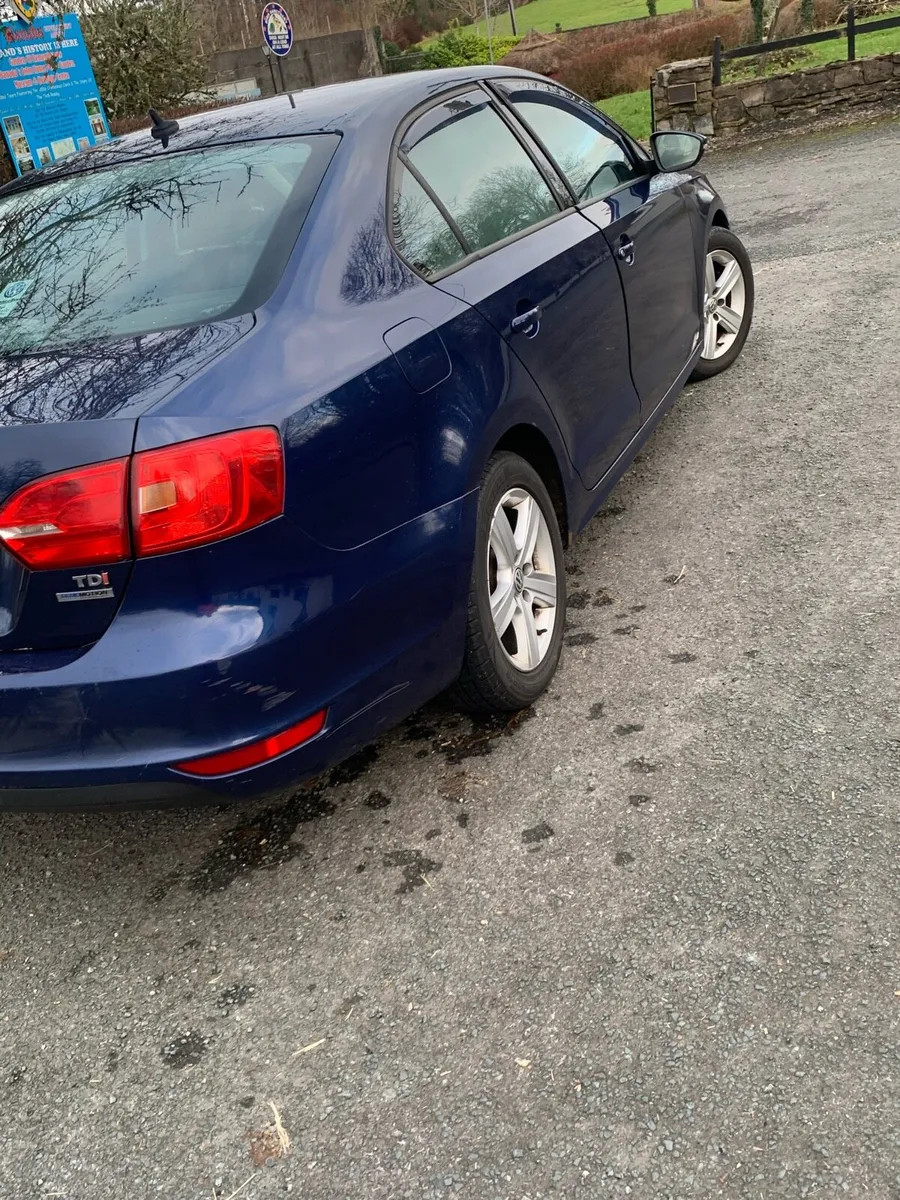 Volkswagen Jetta 2012 - Image 4