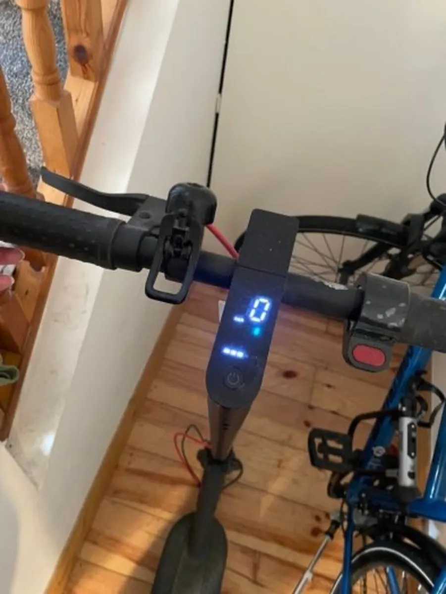 Xiaomi M365 Pro electric scooter - Image 2