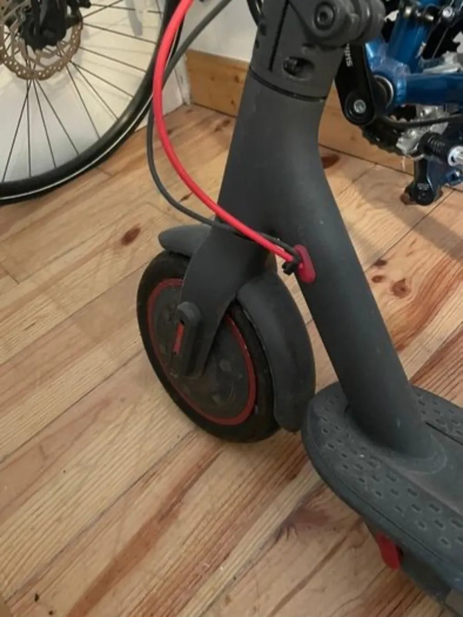 Xiaomi M365 Pro electric scooter - Image 3