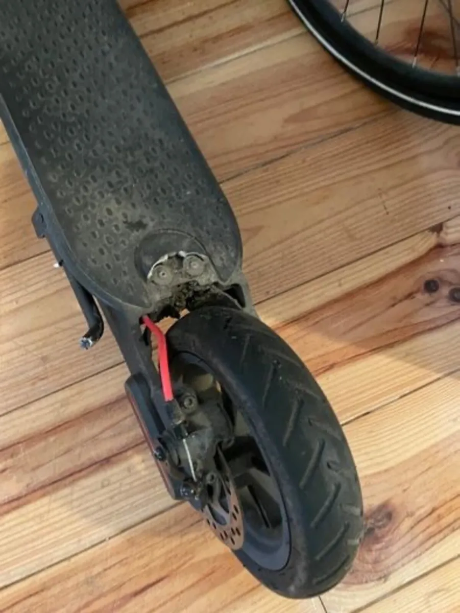 Xiaomi M365 Pro electric scooter - Image 4