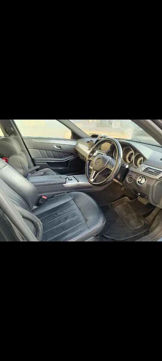 Mercedes-Benz EClass 2015 Hybrid 2.1L diesel 9000e - Image 2