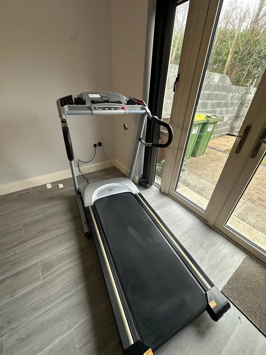 Horizon Fitness Treadmill - Image 1