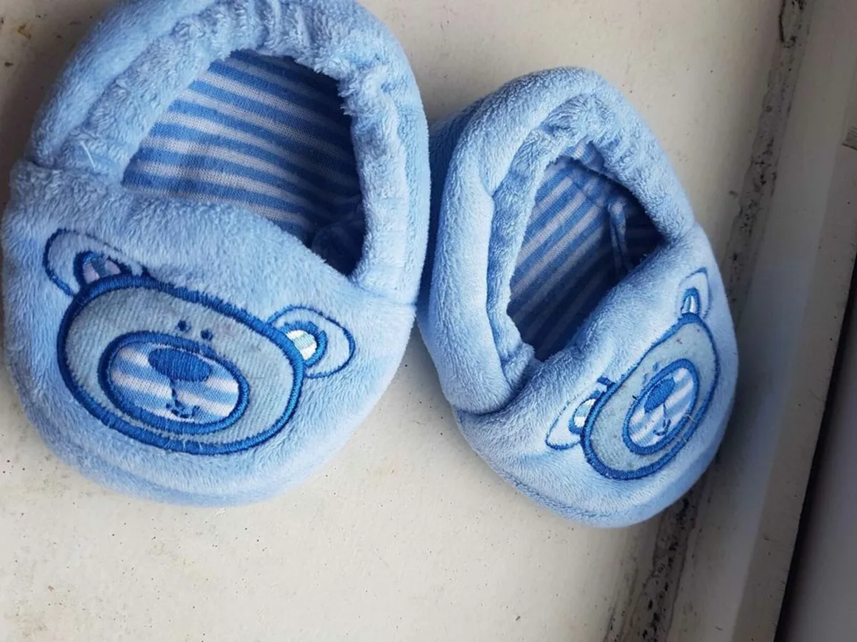 Slippers 3/6 months .