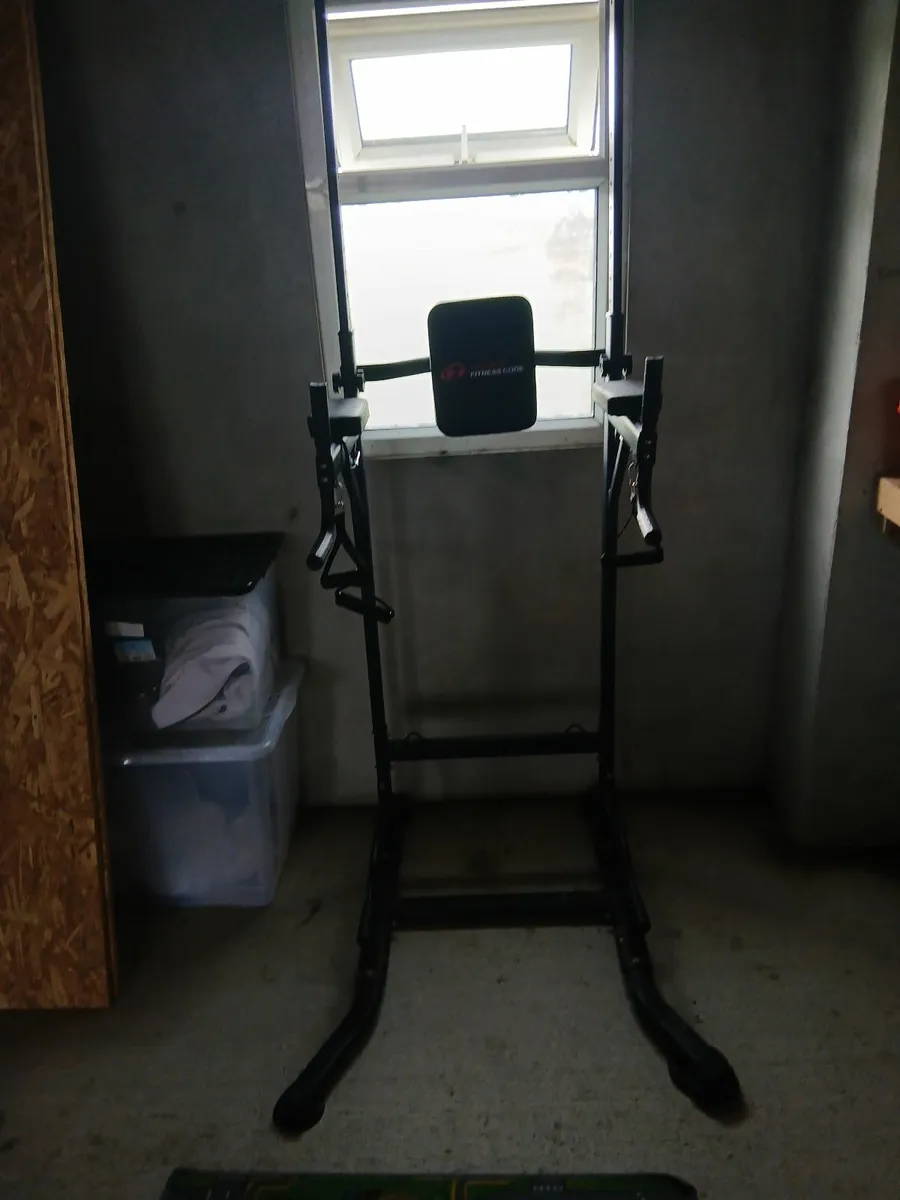 Dip station /pull up /chin ups - Image 4