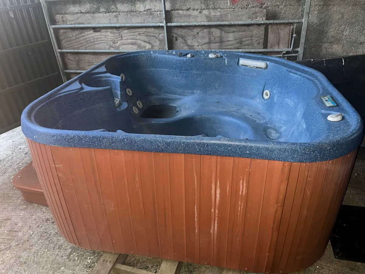 Jacuzzi - Image 3