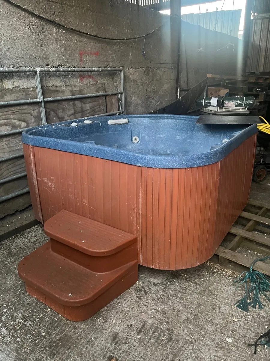Jacuzzi - Image 1