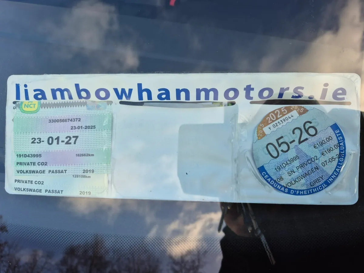 Volkswagen Passat 2019 - Image 2