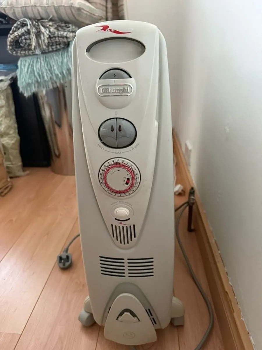 Oil Filled De Longhi 2.8/3.0KW - Image 2