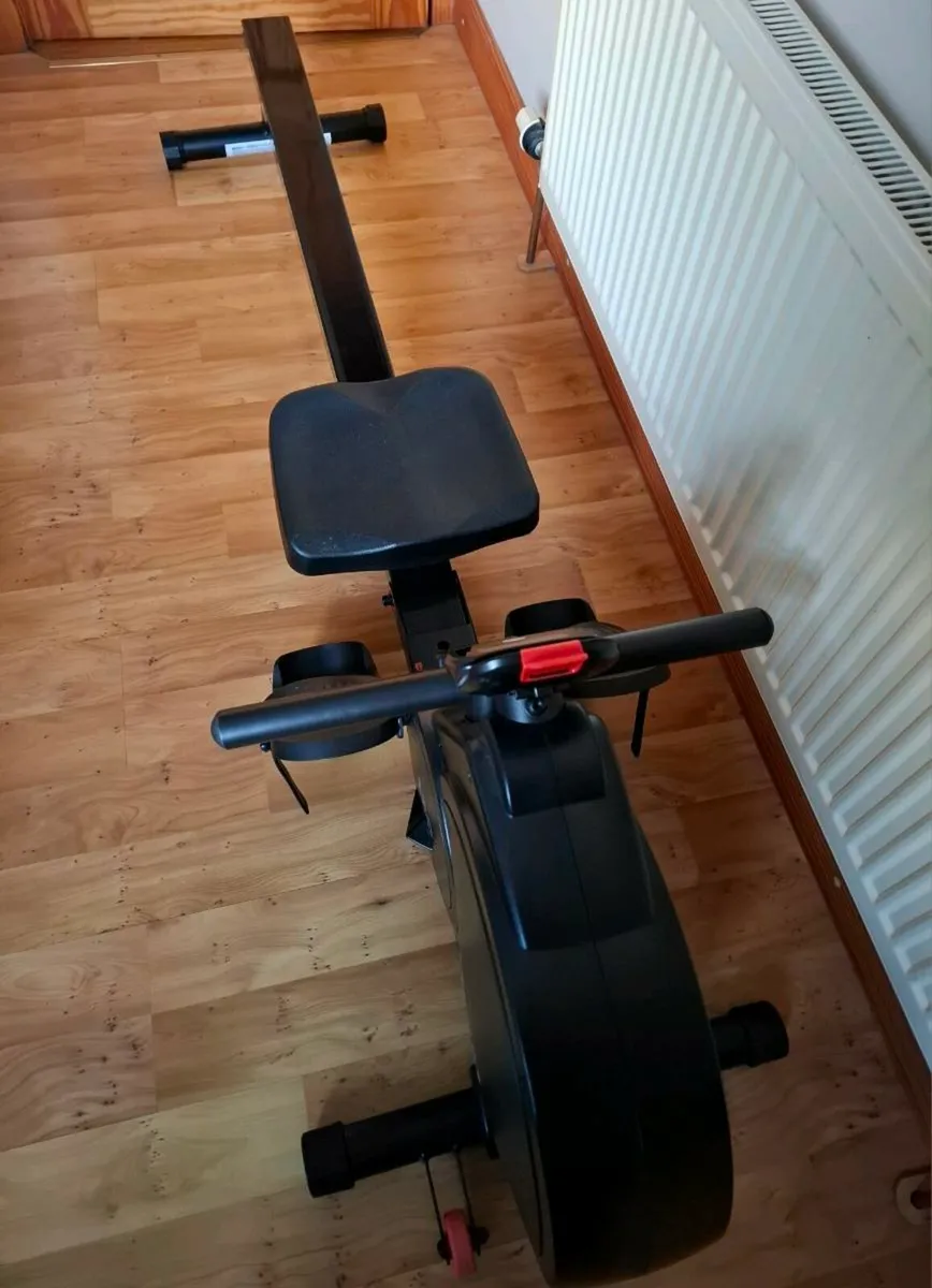 Rowing machine - Image 2