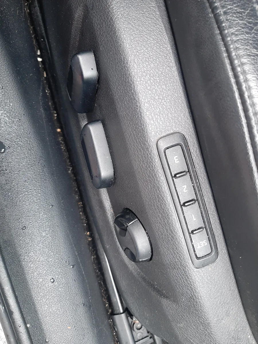 SKODA SUPERB STYLE 2016 AUTOMATIC 1.6 TDI - Image 3