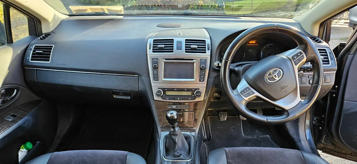 Toyota Avensis 2013 - Image 3
