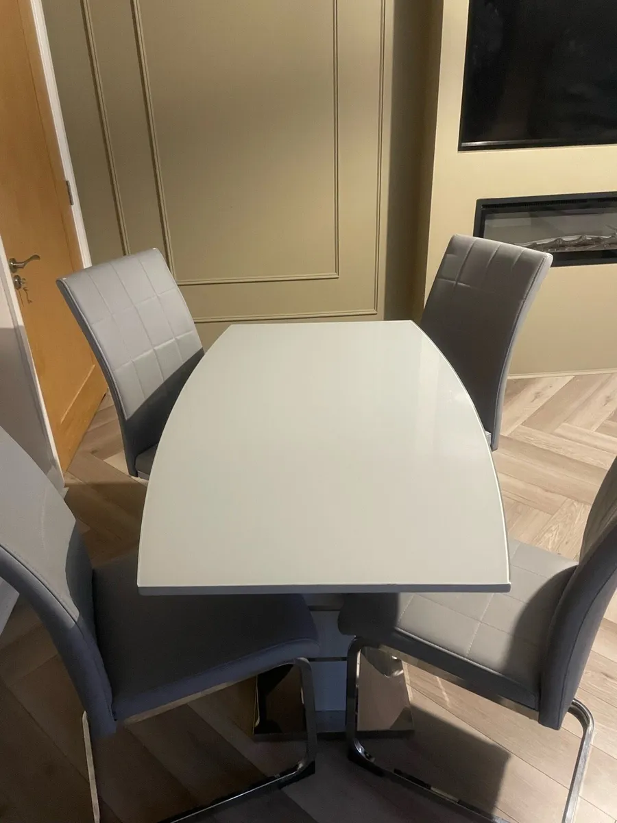 Kitchen dinning set - Image 1