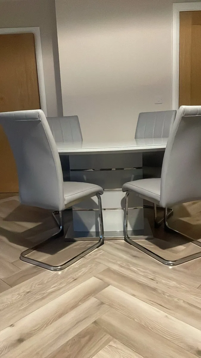 Kitchen dinning set - Image 3