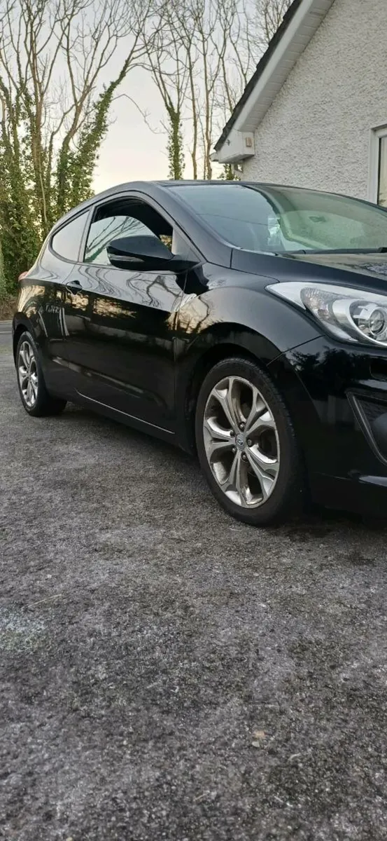 Hyundai i30 - Image 2