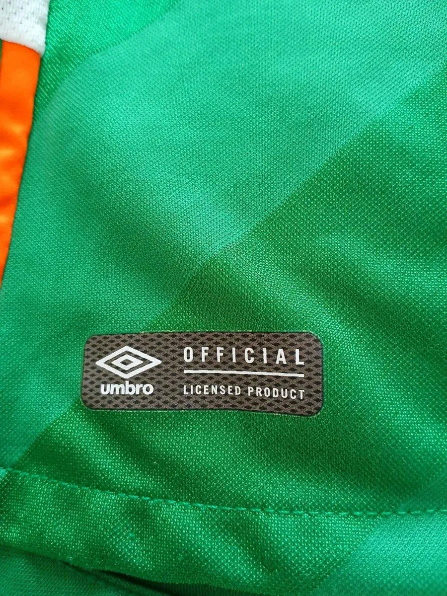 Umbro 2015-16 Ireland Jersey - Image 4
