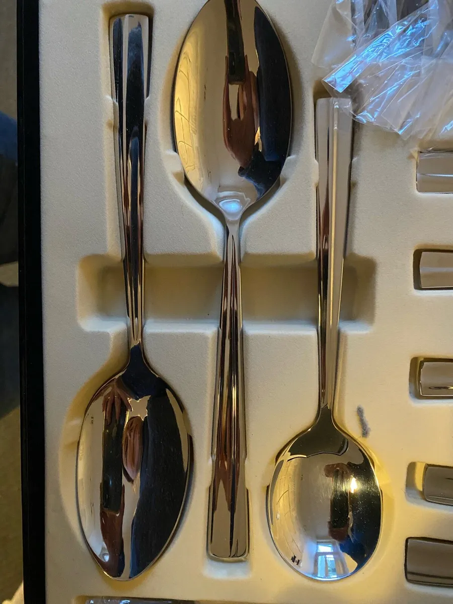 Belleek Living occasion cutlery set 44 piece - Image 3