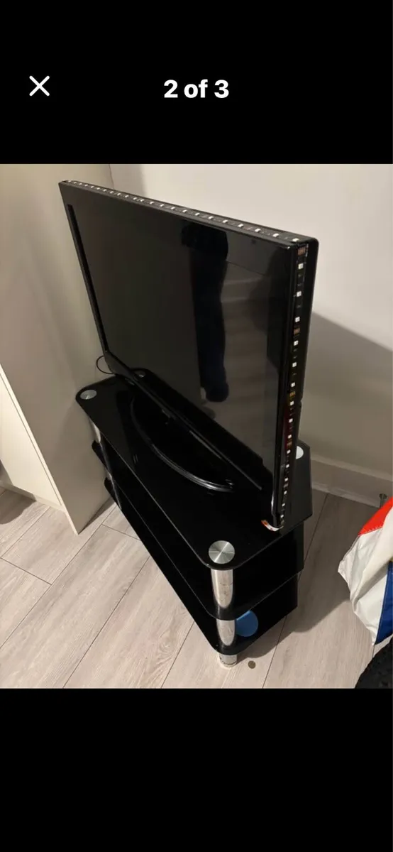 32inch tv and glass stand - Image 2