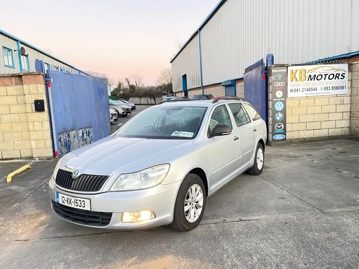 2012Skoda Octavia Combi Acti 1.6 CR DSG Automatic - Image 1