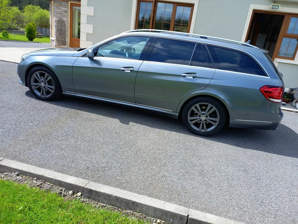 Mercedes-Benz E-Class 2015 - Image 3