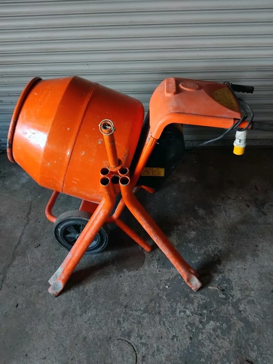 CEMENT MIXER - Image 1