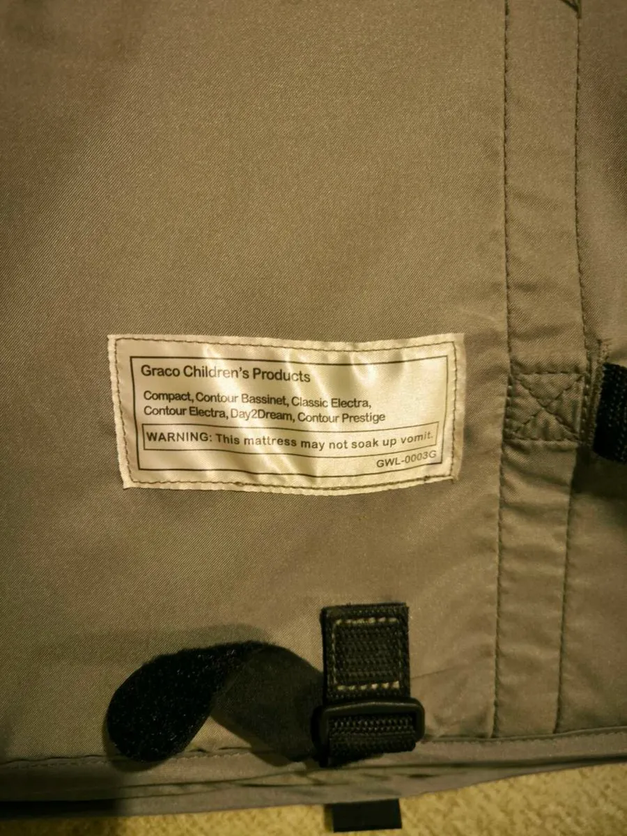 Travel cot - Image 4