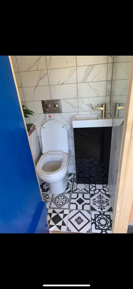 Double decker bus - Image 2