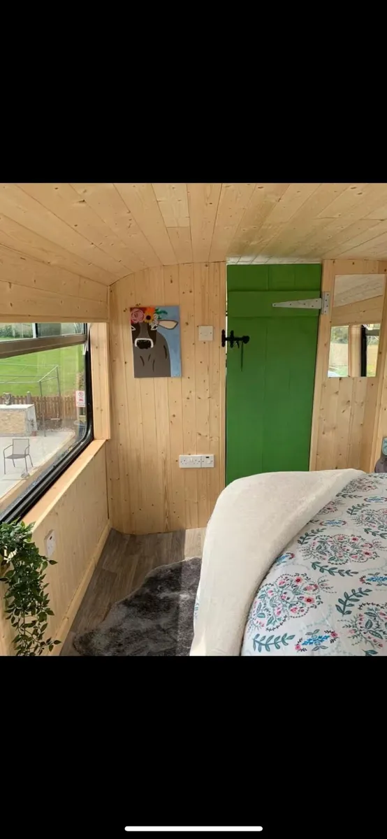 Double decker bus - Image 4