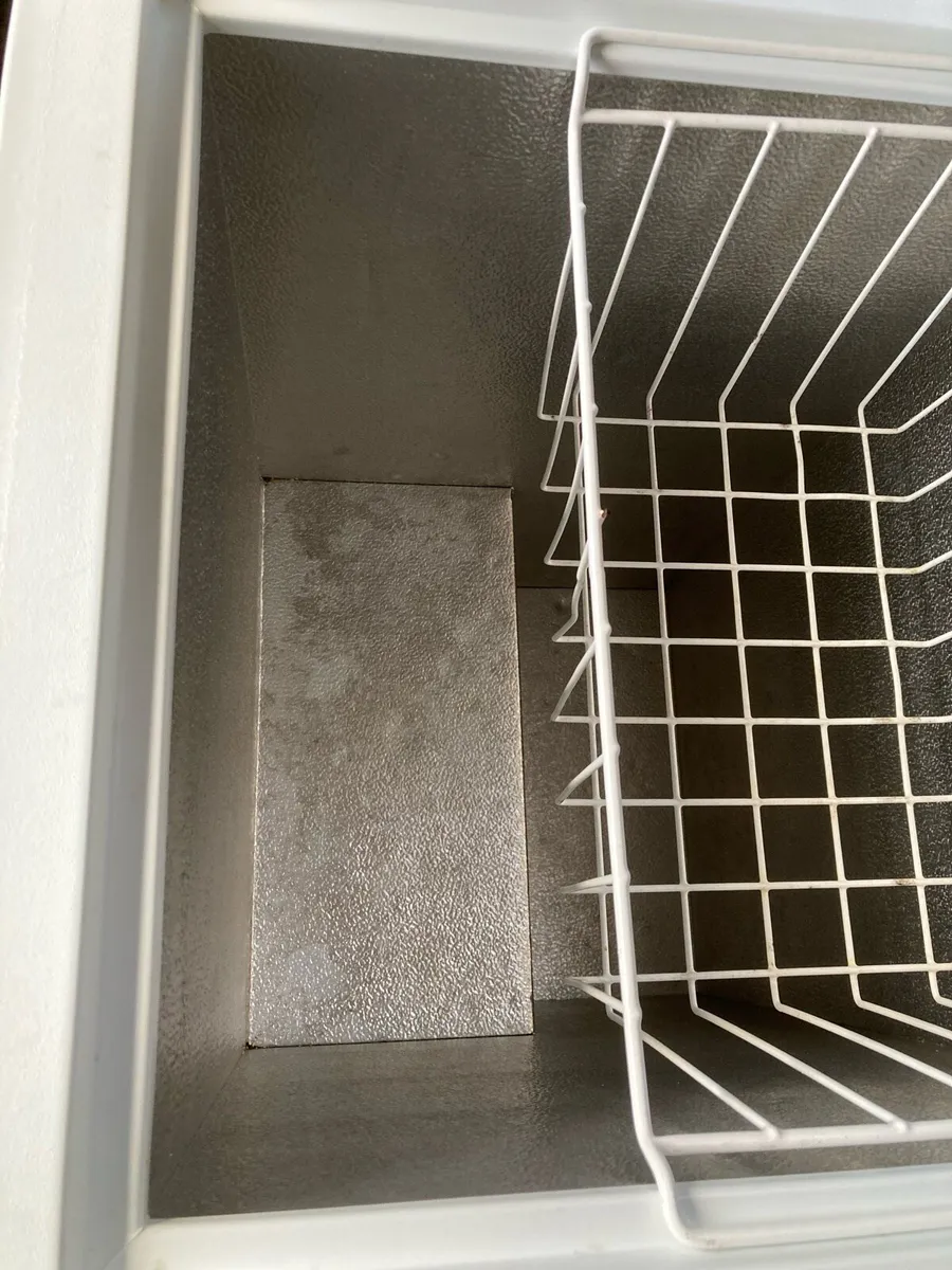 Chest Freezer - Image 3
