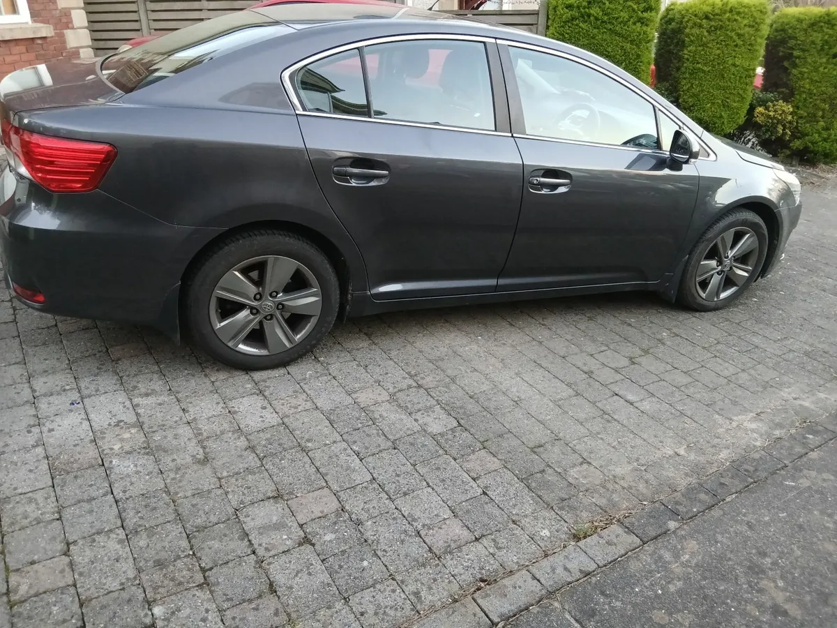 Toyota Avensis 2015 - Image 1