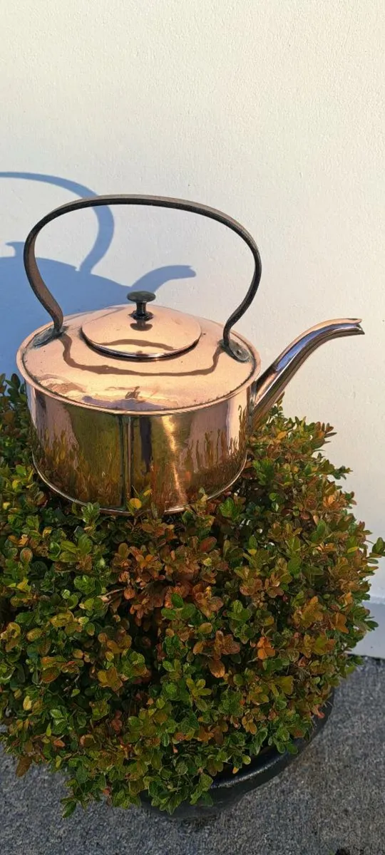 Old copper kettle - Image 1