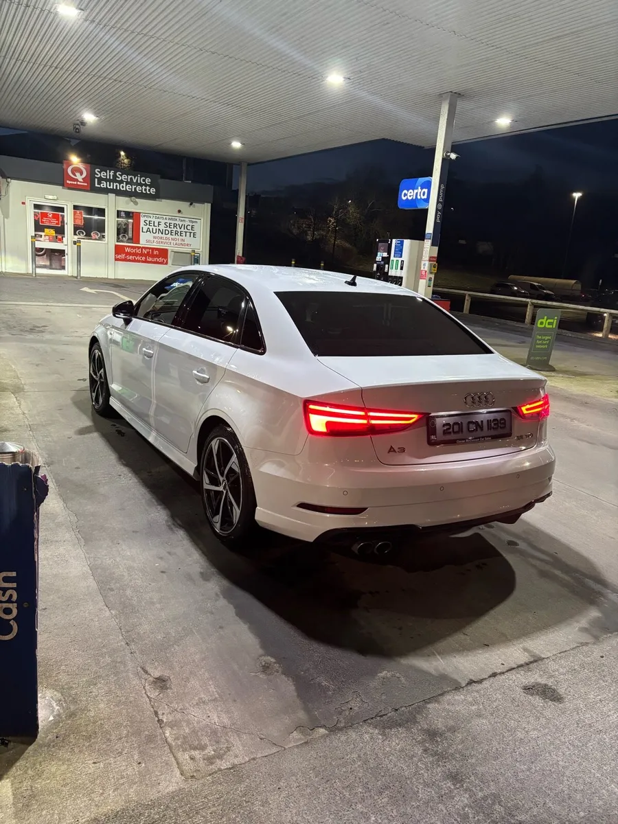 Audi A3 Saloon 2.0 TDI Black Edition S-Line - Image 3