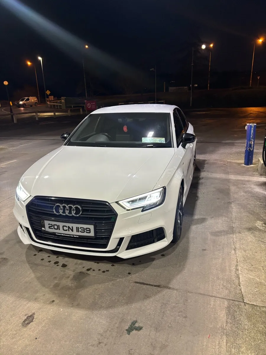 Audi A3 Saloon 2.0 TDI Black Edition S-Line - Image 4