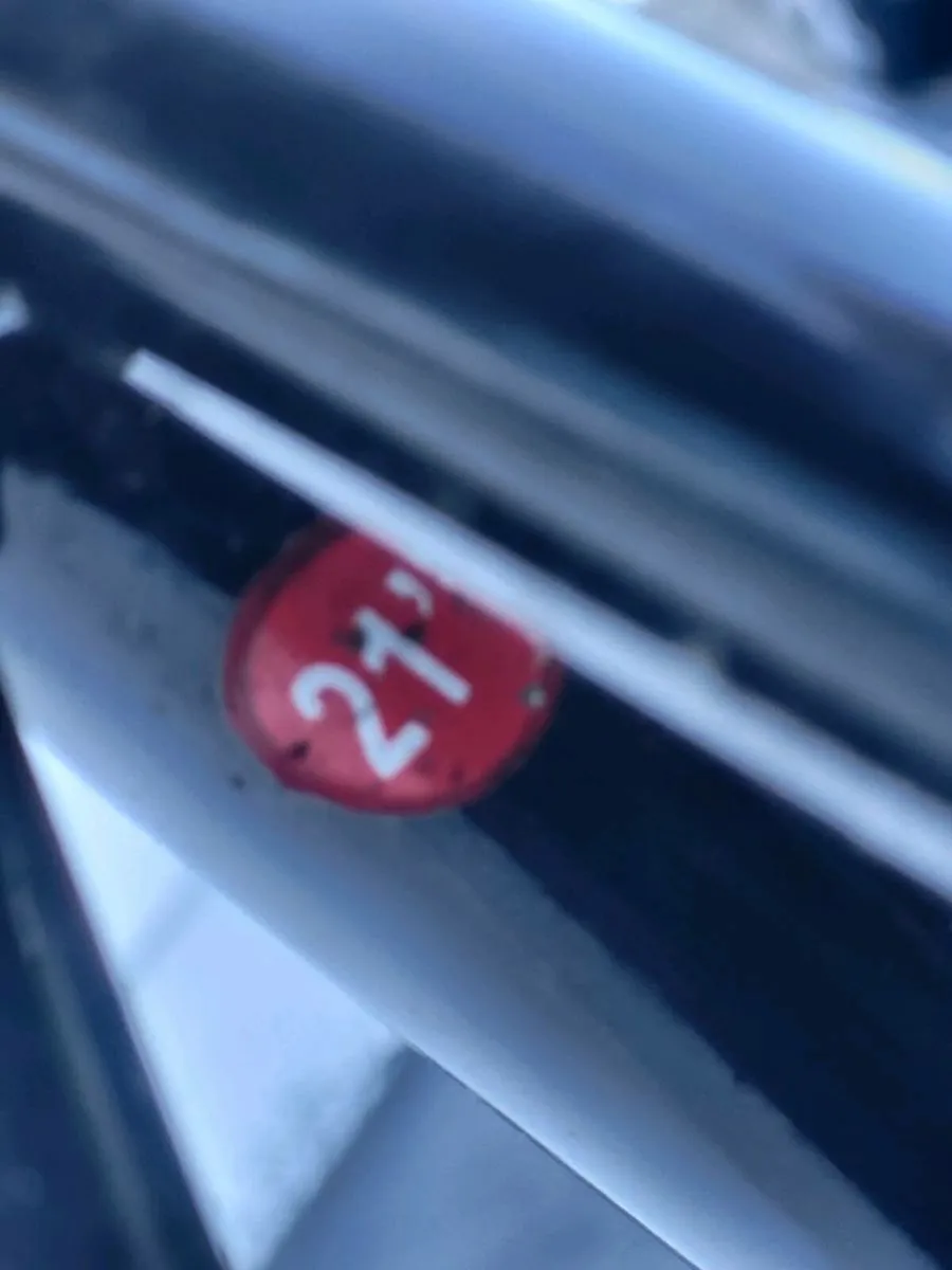 GENTS HYBRID BIKE VERY NICE CONDITION - Image 4