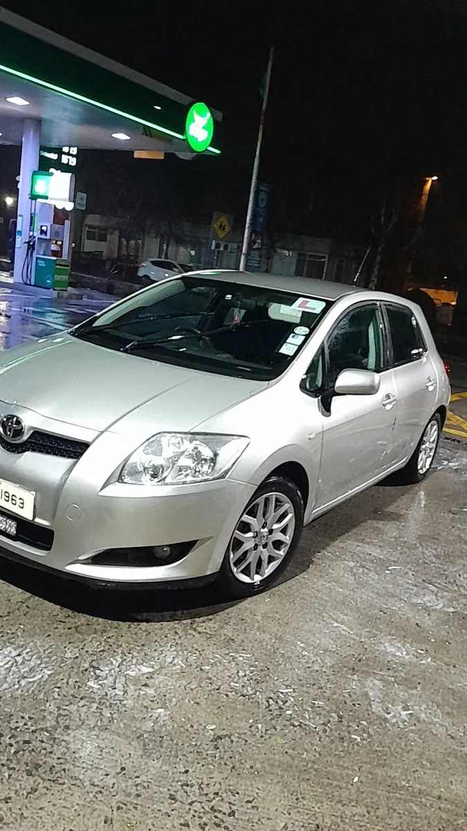 Toyota auris 1.4 diesel d4d open to offers - Image 1