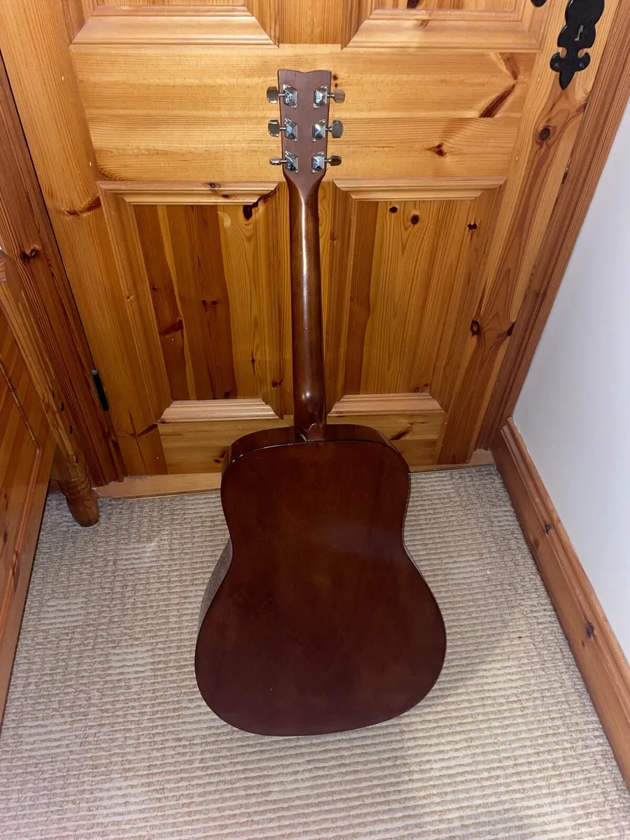 Yamaha acoustic guitar F310 TBS - Image 2