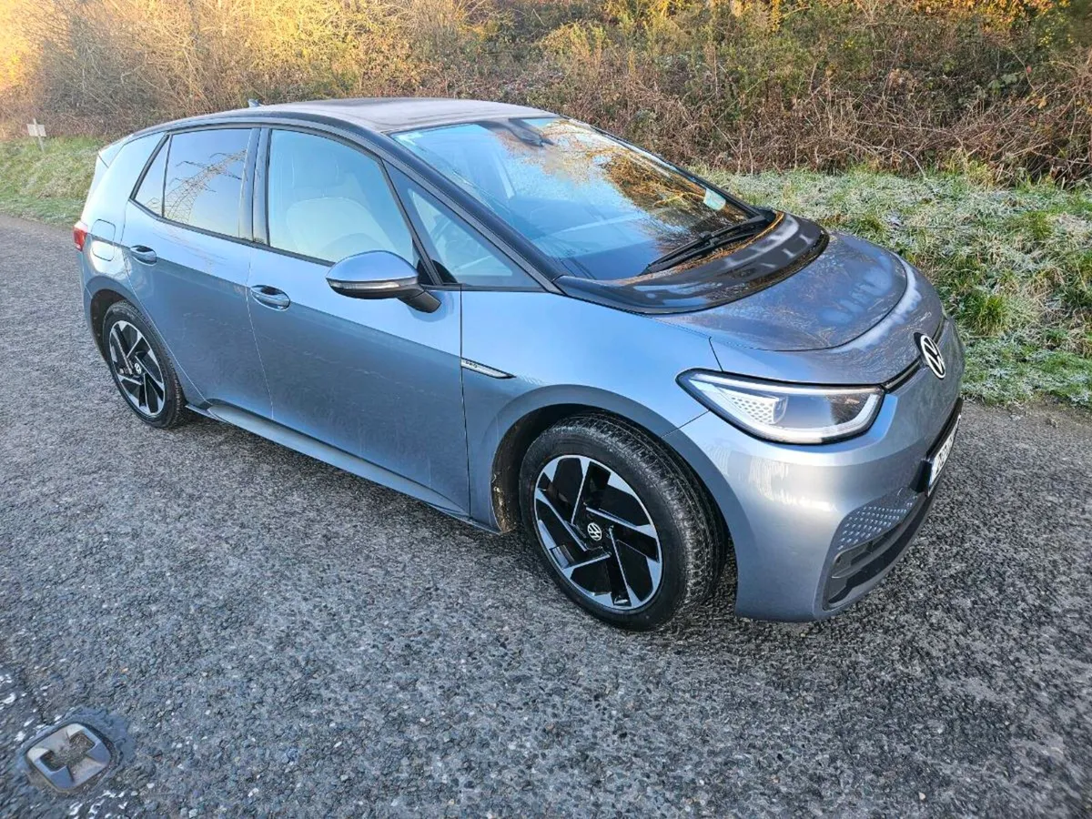 ID3 VW Pro 150kw Family - Sunroof - High Spec - Image 1