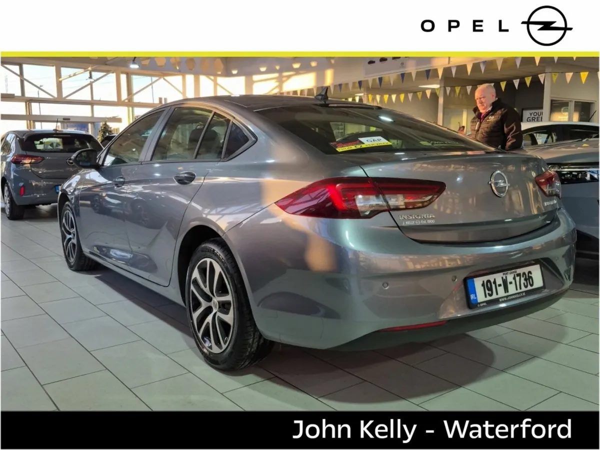 Opel Insignia (110PS) Turbo D FULL SERVICE HISTORY - Image 4