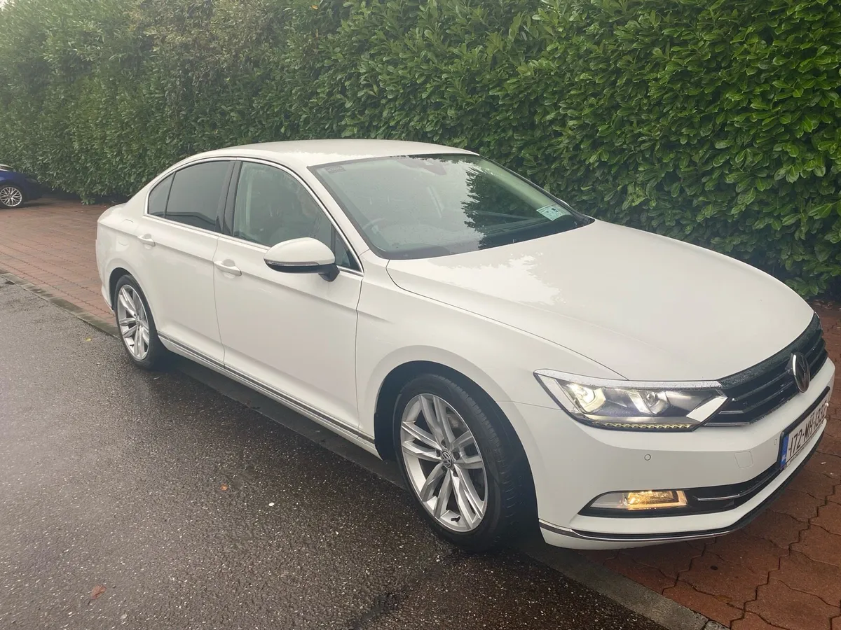 2017 Volkswagen Passat - Image 4