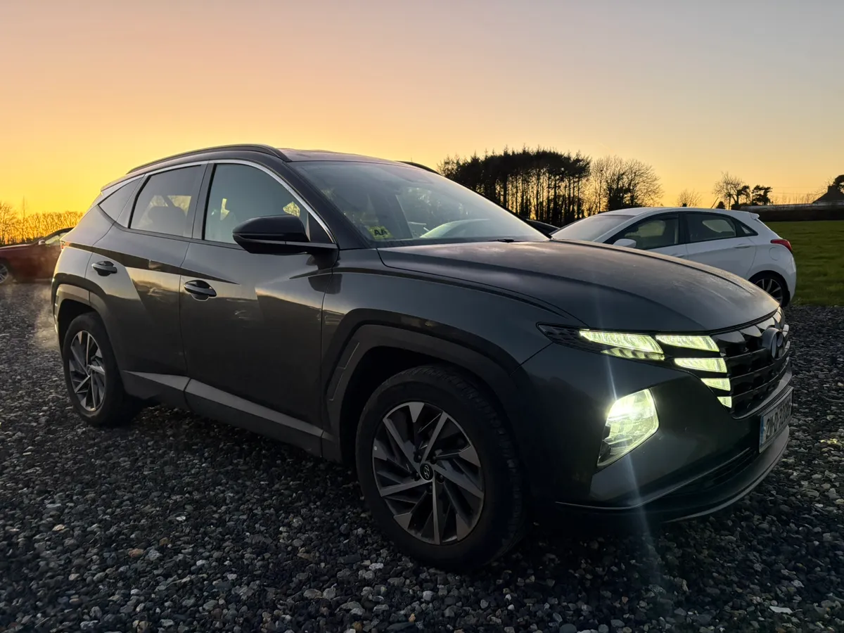 2021 Hyundai Tuscon Executive Plus Only 56,500 KM - Image 2