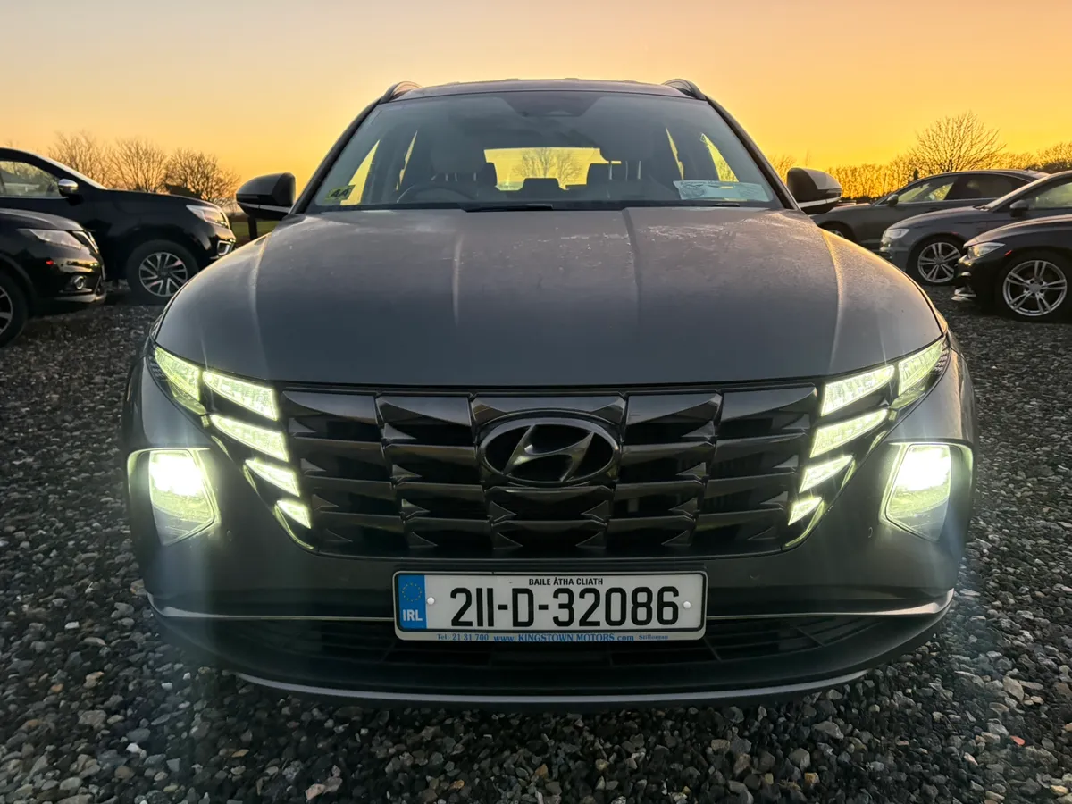 2021 Hyundai Tuscon Executive Plus Only 56,500 KM - Image 3