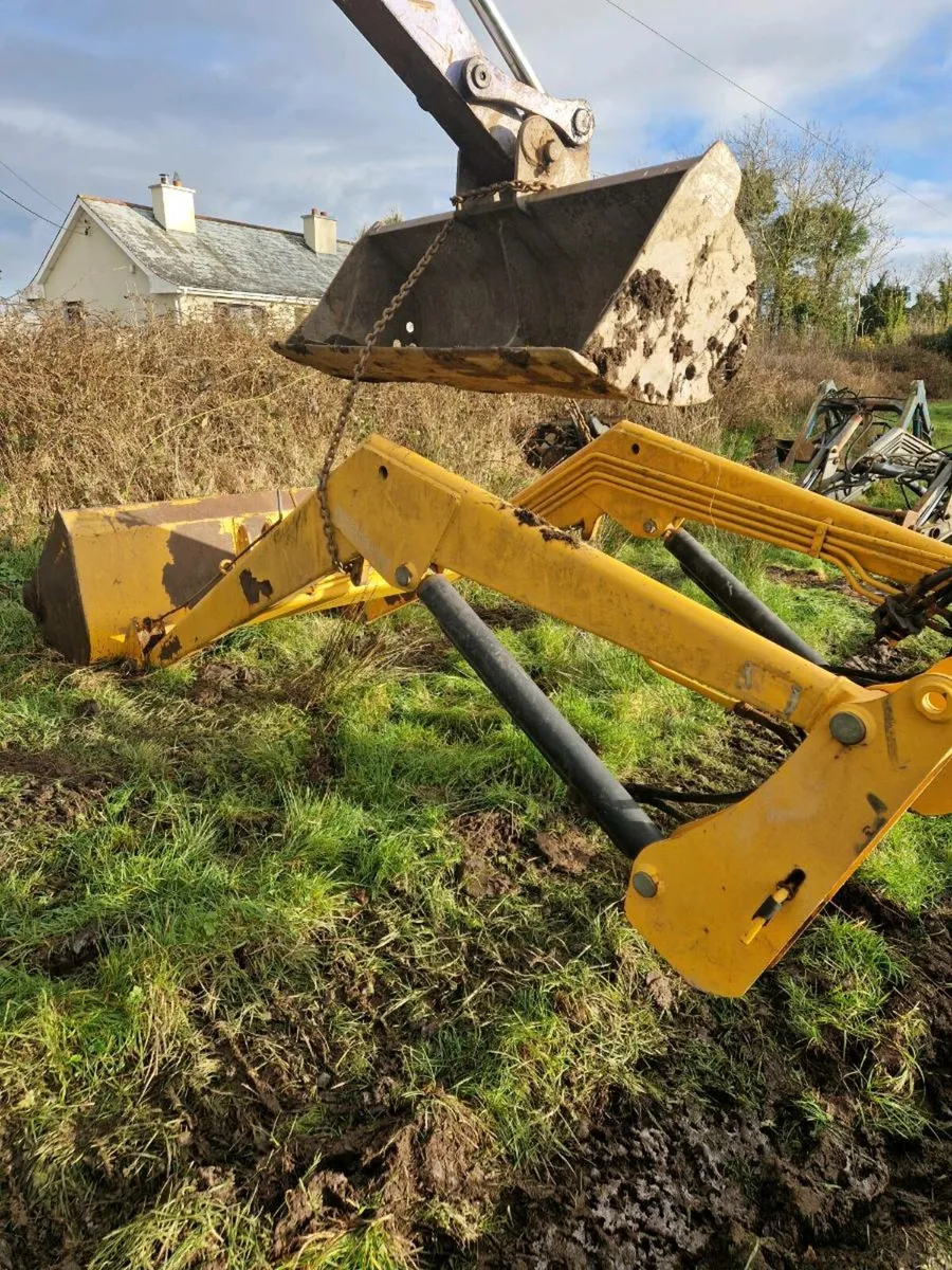 2 Front loaders - Image 1