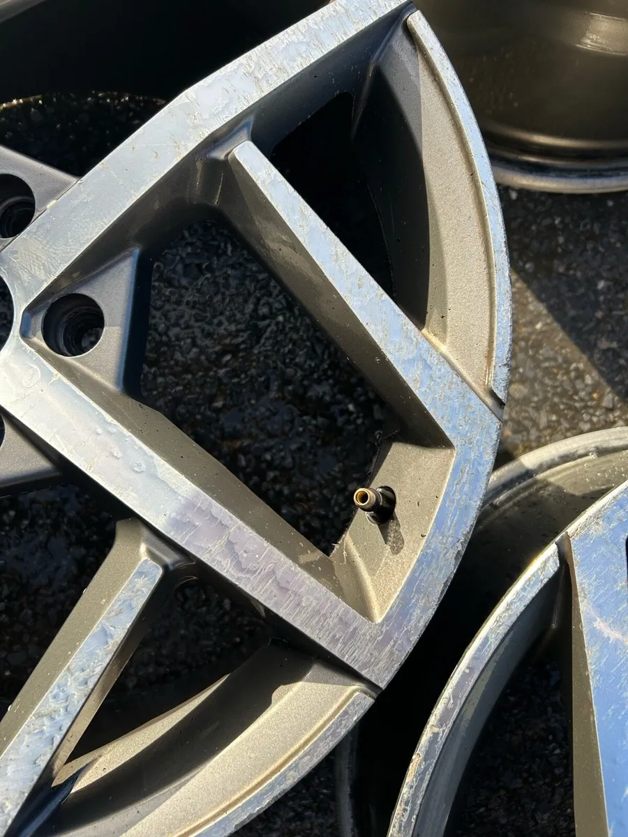 Dallas Alloys 18s - Image 2