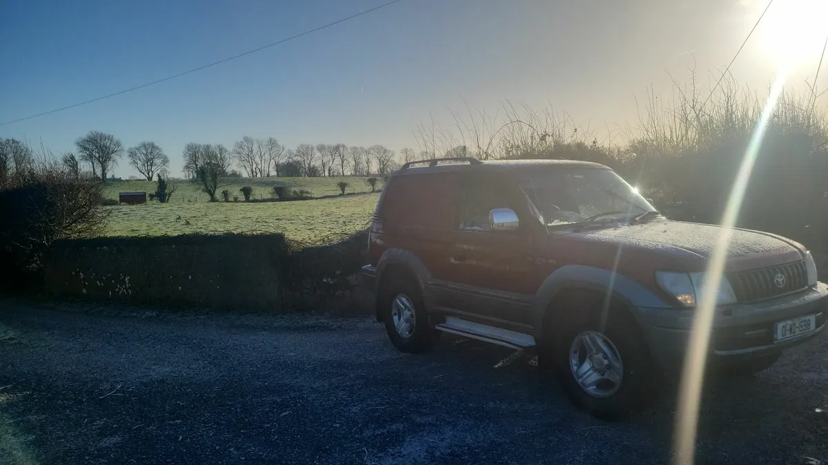 Toyota Land Cruiser 2001 - Image 2