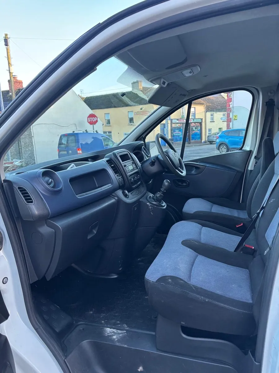 2019 Opel vivaro doe 7/26 - Image 3