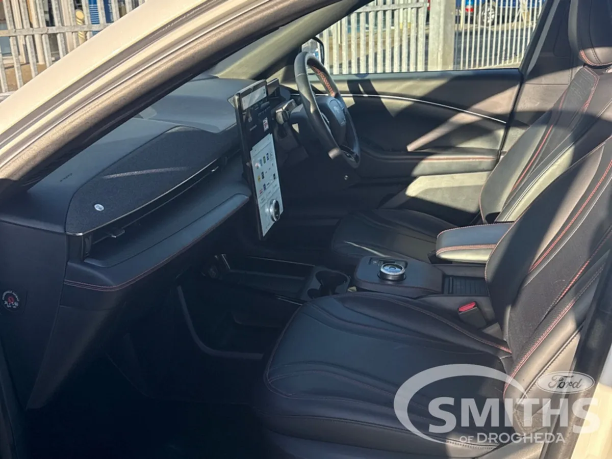 Ford Mustang Mach-E AWD EXTENDED RANGE - Image 3
