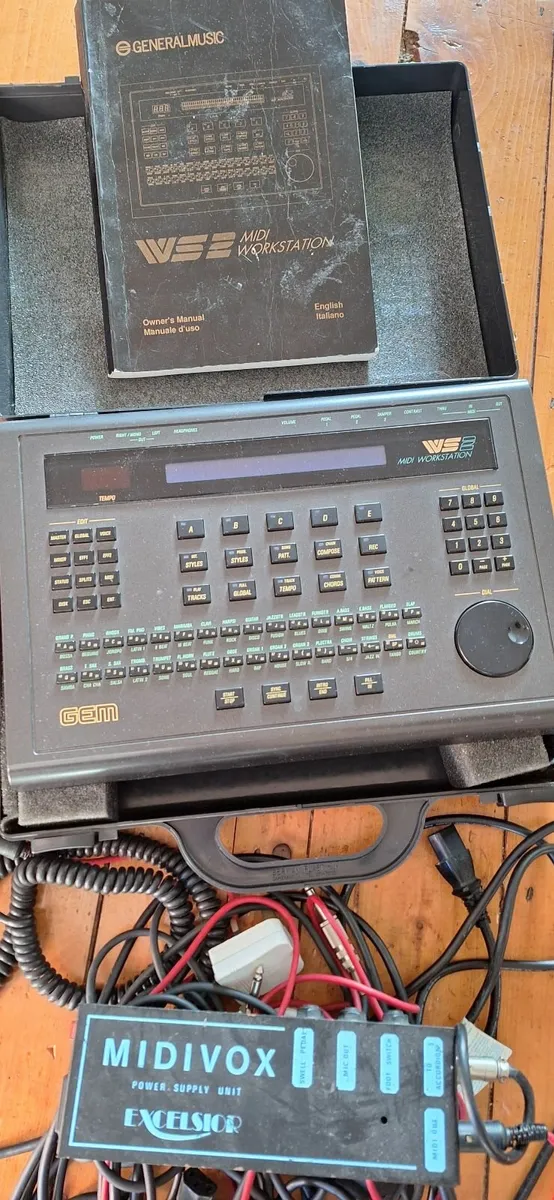 Piano Accordion - Image 2