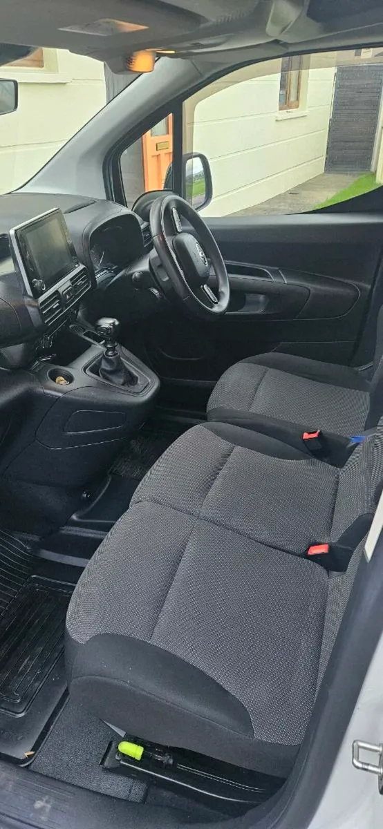 TOYOTA PROACE 1.5 GX LWB 4DR - Image 2