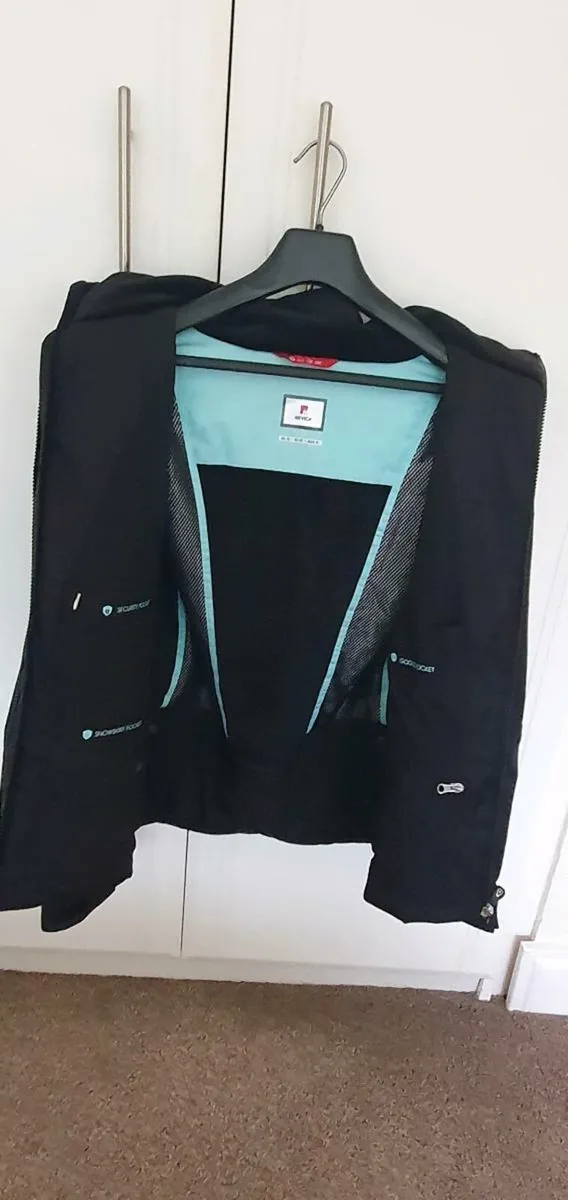 Ski jacket - Image 1