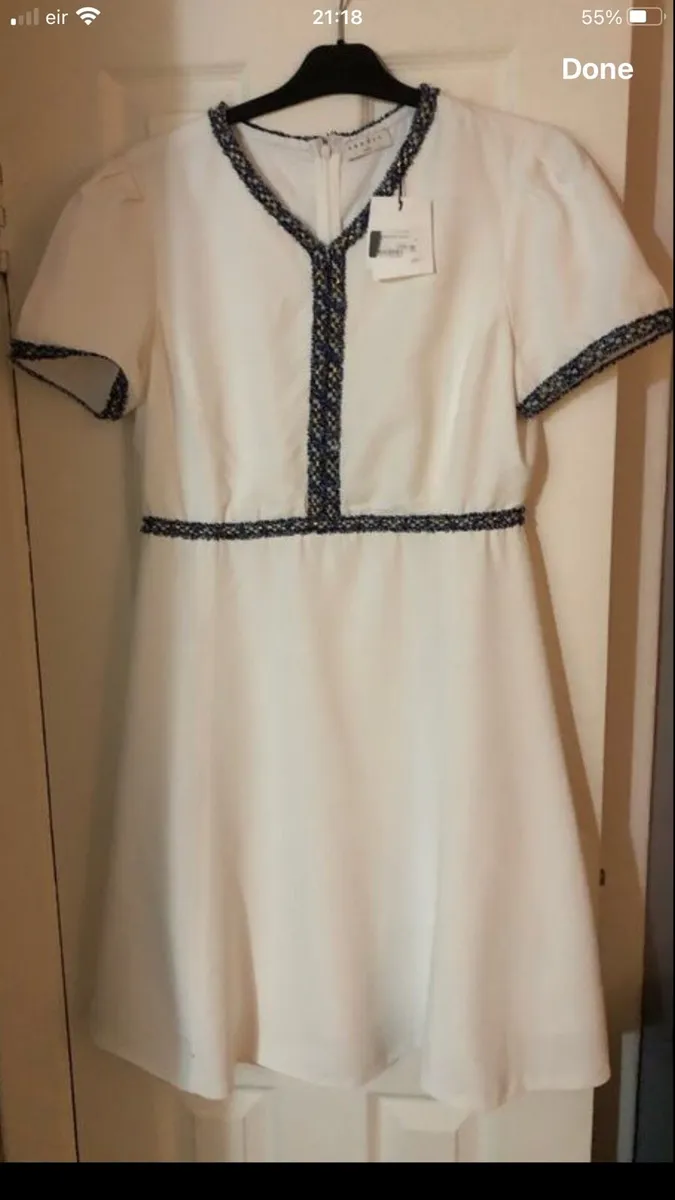 Ladies  BNWT designer dress size 42 €30 - Image 1